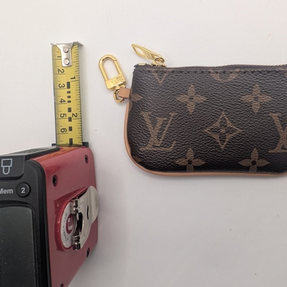 Louis Vuitton Monogram Key Pouch - Picture 8 of 8